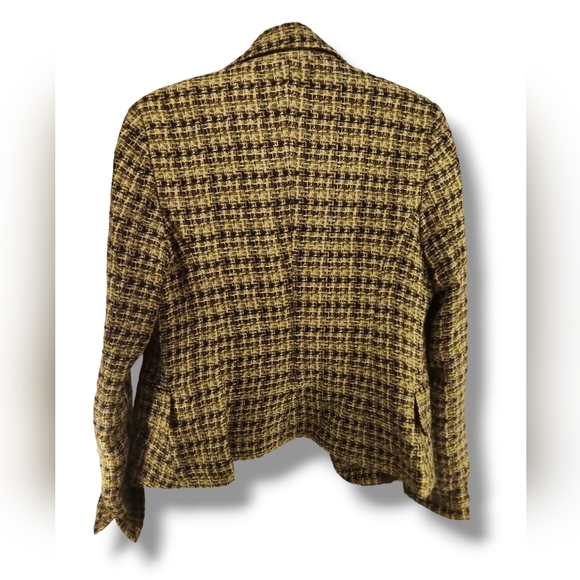 Blazer - Picture 2 of 2